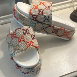 Nwob Authentic Gucci Multi colored Platform Slide Sandals size 42.